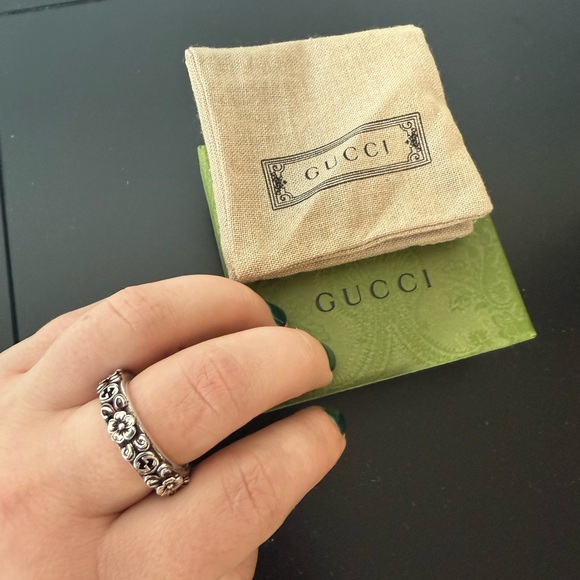 Gucci Floral Motif GG Sterling Silver Icon Ring, NIB, Size 18 IT, 8.25 US - Picture 3 of 8